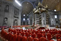 This photo taken and handout on May 7, 2025 by The Vatican Media shows cardinals during a holy mass for the Election of the Roman Pontiff, prior to the start of the conclave, at St Peter's Basilica in The Vatican. (Photo by Handout / VATICAN MEDIA / AFP) / RESTRICTED TO EDITORIAL USE - MANDATORY CREDIT "AFP PHOTO / VATICAN MEDIA" - NO MARKETING - NO ADVERTISING CAMPAIGNS - DISTRIBUTED AS A SERVICE TO CLIENTSEditoria: RELLocal: Vatican CityIndexador: HANDOUTSecao: popeFonte: VATICAN MEDIAFotógrafo: Handout<!-- NICAID(16031906) -->