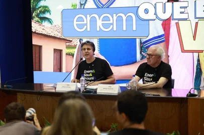 Angelo Miguel / MEC / Divulgação Ministro da Educação, Camilo Santana, e presidente do Inep, Manuel Palácios, fazem coletiva de imprensa com balanço do Enem 2025.<!-- NICAID(16168589) -->