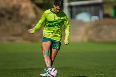 Treino do Juventude para sequência da Série B 2026. Na foto, o lateral-direito Raí Ramos.<!-- NICAID(16327480) -->