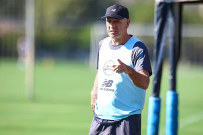 RS - FUTEBOL/ TREINO GREMIO 2026 - ESPORTES - Jogadores do Gremio realizam treino<!-- NICAID(16379088) -->