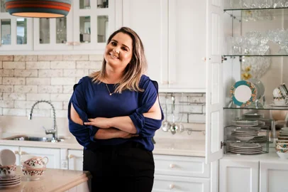 Organização é fundamental para a funcionalidade deste espaço em meio a outras demandas domésticas. Na foto, a personal organizer Josilene Maria Martins<!-- NICAID(14739410) -->