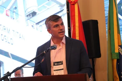 No final do ano passado, a empresa norueguesa TGS começou a mapear o subsolo marítimo do RS para tentar encontrar acumulações de petróleo e gás na Bacia de Pelotas. David Hajovsky, vice-presidente executivo global de multi-clientes da companhia, participou de fórum nesta segunda-feira (30) em Rio Grande e concedeu entrevista à coluna.<!-- NICAID(16255114) -->