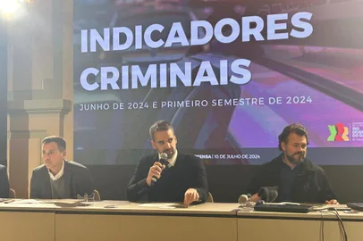 Governador Eduardo Leite em coletiva de imprensa para apresentar indicadores criminais do primeiro semestre de 2024, no Palácio Piratini.<!-- NICAID(15811564) -->