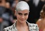 Família de Cara Delevingne considera internar a modelo em centro de reabilitação