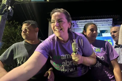 Juliana Carvalho, candidata do PSDB venceu a eleição deste domingo (6) com 50,91% contra 49,09% de Fabiano Pires, do MDB, para a prefeitura de Eldorado do Sul.<!-- NICAID(15884326) -->