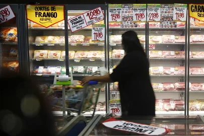 Porto Alegre, RS, Brasil, 08/04/2022 - Aumento da cesta básica nos supermercados de Porto Alegre / Foto: Félix Zucco<!-- NICAID(15063989) -->