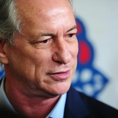CAXIAS DO SUL, RS, BRASIL, 09/06/2022. O pré-candidato a presidência da república, Ciro Gomes, em visita à Caxias, concedeu entrevista coletiva na sede da 25ª Região Tradicionalista, em evento do partido. (Bruno Todeschini/Agência RBS)<!-- NICAID(15119732) -->