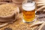 beer ingredients:barley near beer glassFonte: 499886678<!-- NICAID(15354930) -->