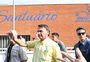 Bolsonaro acompanha missa em Aparecida entre aplausos e vaias