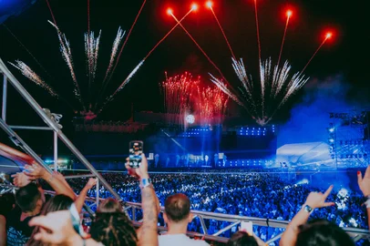 Planeta Atlântida 2025 reuniu mais de 80 mil pessoas. Festival lança concurso cultural que premiará vencedor com par de ingressos para edição de 2026.<!-- NICAID(16103541) -->