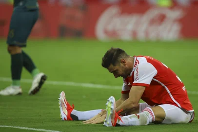 Internacional's Argentine forward Lucas Alario reacts during the Copa Sudamericana group stage first leg match between Brazil's Internacional and Bolivia's Real Tomayapo at the Beira-Rio Stadium in Porto Alegre, Brazil, on April 10, 2024. (Photo by SILVIO AVILA / AFP)Editoria: SPOLocal: Porto AlegreIndexador: SILVIO AVILASecao: soccerFonte: AFPFotógrafo: STR<!-- NICAID(15731410) -->