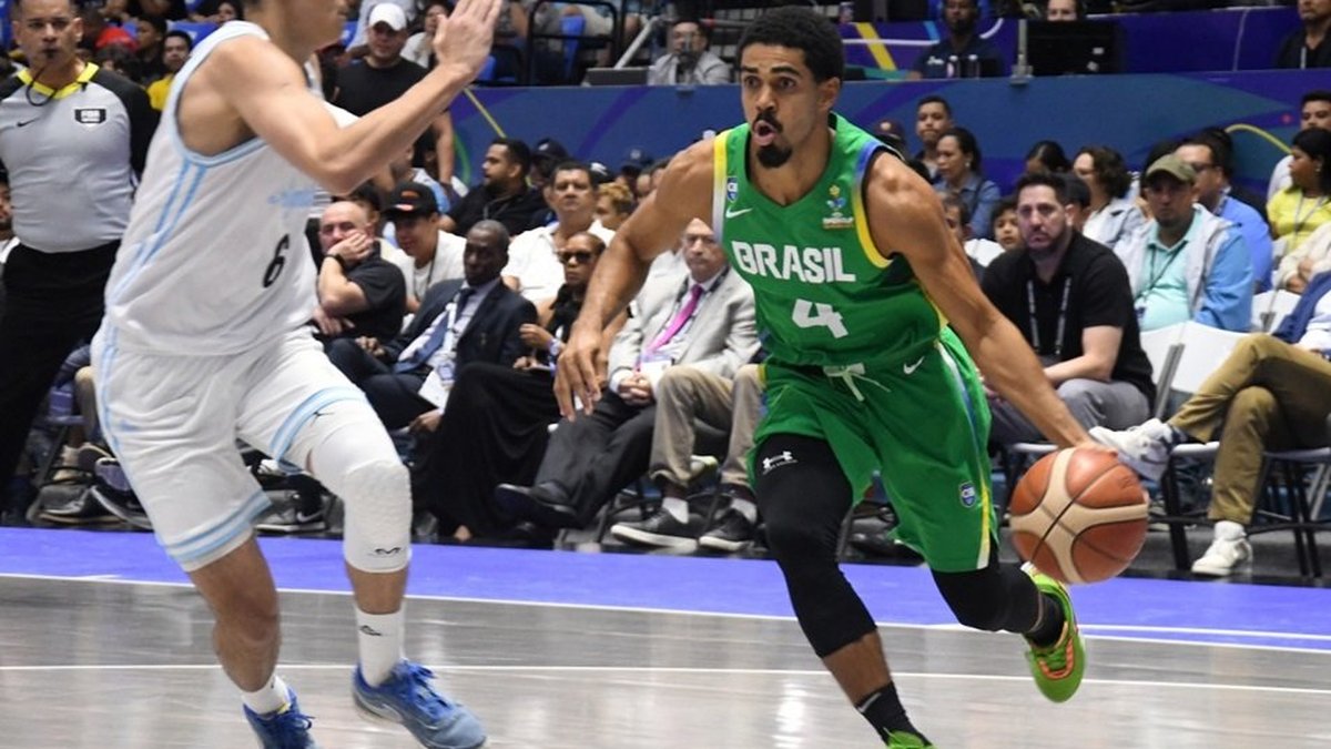 Brasil vence a Argentina e conquista a Copa América de basquete após 16 ...