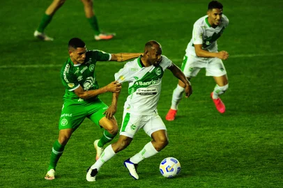 CAXIAS DO SUL, RS, BRASIL, 26/07/2021. Juventude x Chapecoense, jogo válido pela 13ª rodada da Série A do Campeonato Brasileiro e realizado no estádio Alfredo Jaconi. (Porthus Junior/Agência RBS)<!-- NICAID(14845287) -->