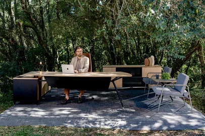 CAXIAS DO SUL, RS, BRASIL. 02.06.2025. Referência em mobiliário corporativo, a Caderode acaba de lançar a linha Nature, que valoriza formas orgânicas, materiais naturais e soluções de uso intuitivo.<!-- NICAID(16050807) -->