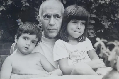 Erico Verissimo com os netos, Fernanda e Pedro Verissimo.<!-- NICAID(16098435) -->