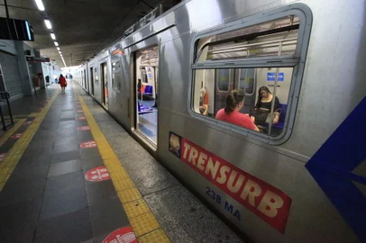 16/02/2024 - PORTO ALEGRE, RS, BRASIL - Trensurb tem queda de usuários em comparação ao período pré-pandemia. FOTO: RONALDO BERNARDI, AGÊNCIA RBS<!-- NICAID(15681156) -->