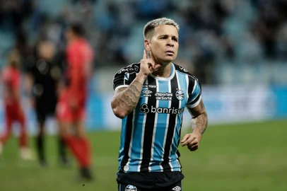 PORTO ALEGRE, RS, BRASIL - 17/04/2024 - CAMPEONATO BRASILEIRO, SÉRIE A: GRÊMIO X ATHLÉTICO PR -Soteldo. FOTO: André Ávila, Agência RBS<!-- NICAID(15738037) -->