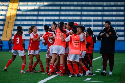 Gurias Coloradas comemoram gol no Brasileirão Feminino.Indexador: Monks<!-- NICAID(16077881) -->