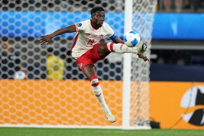 Alphonso Davies, futebol