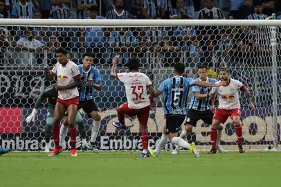 PORTO ALEGRE, RS, BRASIL, 12-03-2026: Grêmio x RB Bragantino, partida válida pela quinta rodada do Brasileirão 2026. O jogo ocorre na Arena, em Porto Alegre. Foto: Renan Mattos/Agência RBS<!-- NICAID(16244393) -->