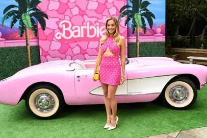 Press Junket And Photo Call For "Barbie"LOS ANGELES, CALIFORNIA - JUNE 25: Margot Robbie attends the press junket and photo call For "Barbie" at Four Seasons Hotel Los Angeles at Beverly Hills on June 25, 2023 in Los Angeles, California.   Jon Kopaloff/Getty Images/AFP (Photo by Jon Kopaloff / GETTY IMAGES NORTH AMERICA / Getty Images via AFP)Editoria: ACELocal: Los AngelesIndexador: JON KOPALOFFSecao: celebrityFonte: GETTY IMAGES NORTH AMERICAFotógrafo: CONTRIBUTOR<!-- NICAID(15472493) -->