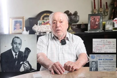 Artisticamente conhecido como Léo César, o narrador esportivo Leopoldo Schroeder faleceu na noite de quinta-feira (11), aos 98 anos. A informação foi confirmada pela Associação de Cronistas Esportivos de Santa Catarina (ACESC), que classificou Schroeder como "um dos pioneiros da comunicação em ville".<!-- NICAID(16058963) -->
