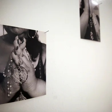 CAXIAS DO SUL, RS, BRASIL, 04/12/2024. "Baixa Colateral Distópica", do artista anapolino Rondinelli Linhares, é a próxima exposição a ocupar a Galeria de Artes do Centro de Cultura Ordovás. (Porthus Junior/Agência RBS)Indexador: Porthus JUNIOR<!-- NICAID(15928602) -->