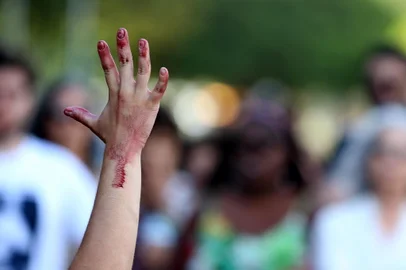 PORTO ALEGRE, RS, BRASIL - 09.02.2020 - Protesto contra feminicídio no Parque da Redenção. (Foto: Lauro Alves/Agencia RBS)<!-- NICAID(14413480) -->