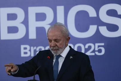 Rio de Janeiro (RJ), 07/07/2025 - Presidente Luiz InÃ¡cio Lula da Silva, durante pronunciamento ao final do Brics.Foto: JoÃ©dson Alves/AgÃªncia BrasilLocal: Rio de JaneiroIndexador: JoÃ©dson Alves/AgÃªncia BrasilFotógrafo: RepÃ³rter fotogrÃ¡fico<!-- NICAID(16078041) -->