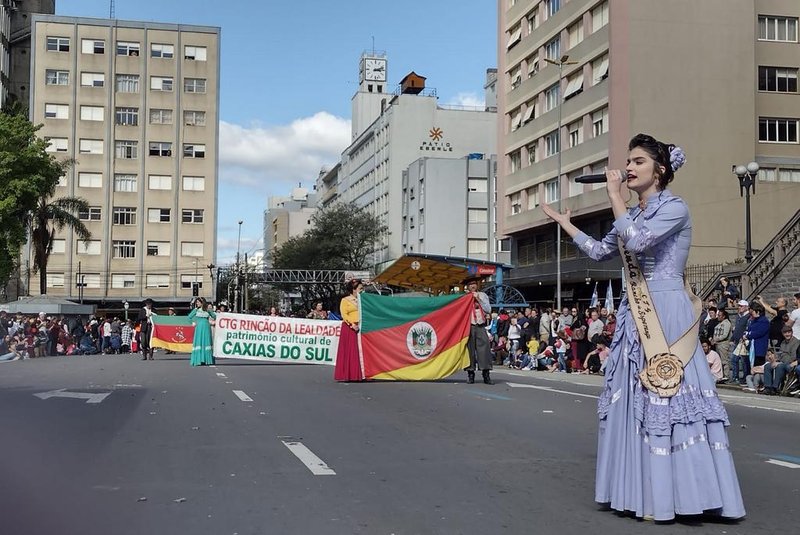 Desfile Farroupilha de 20 de Setembro em Caxias do Sul.<!-- NICAID(15211666) -->