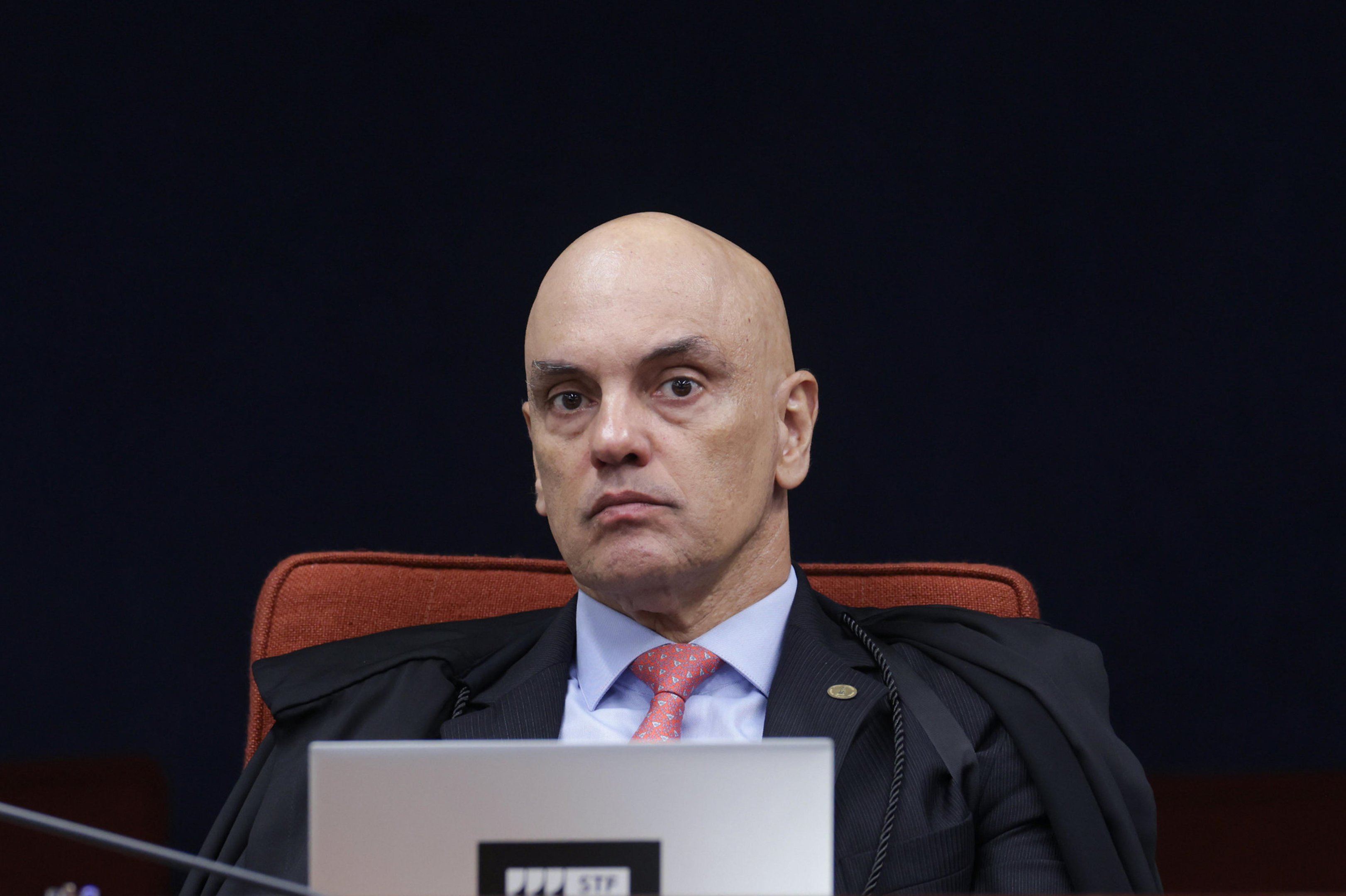 Moraes manda prender empres&aacute;rio acusado de financiar esquema ilegal de acesso a dados de ministros do STF
