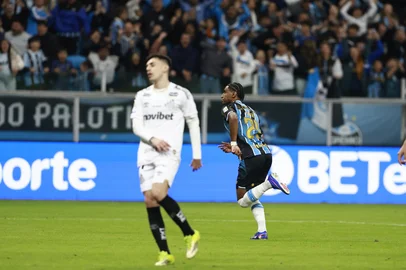 PORTO ALEGRE, RS, BRASIL, 23-05-2026: Grêmio vs Santos, na Arena, pelo Brasileirão Série A 2026. Foto: Jefferson Botega/Agência RBSIndexador: jeff botega<!-- NICAID(16291902) -->