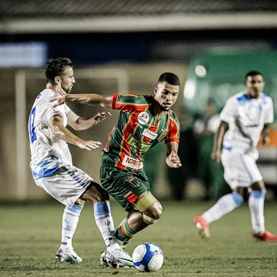 Londrina vence o Sampaio Corrêa e volta ao G8 da Série C. Bolívia Querida segue na vice-lanterna<!-- NICAID(15786489) -->