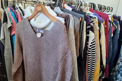 Mega Bazar da Apae acontece neste sábado com roupas e calçados a preços íveis<!-- NICAID(16057970) -->