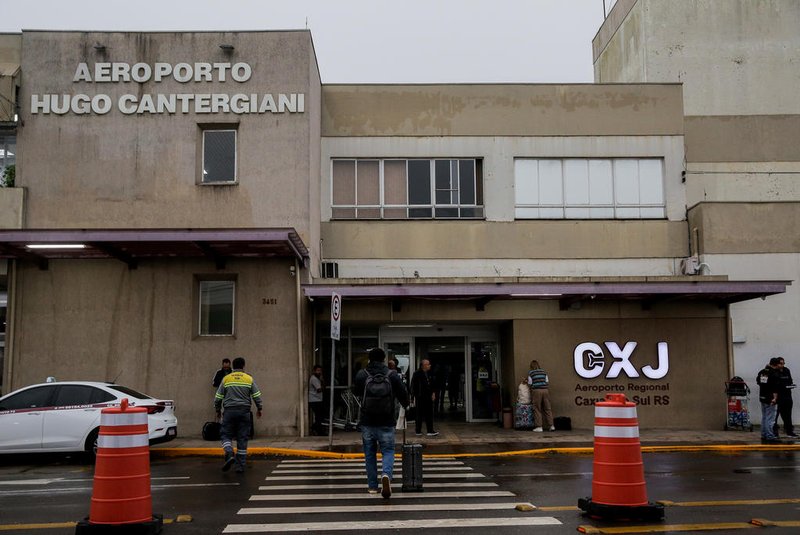 CAXIAS DO SUL, RS, BRASIL, 23/05/2024. Ambiental Aeroporto Hugo Cantergiani, na manhã desta quinta-feira (23), aeroporto fechou por causa da neblina. (Neimar De Cesero/Agência RBS)<!-- NICAID(15771361) -->