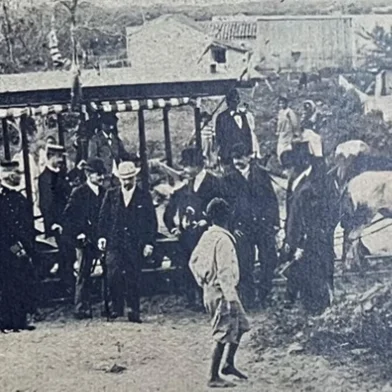 Bonde puxado por burros em Porto Alegre. Final do século 19.<!-- NICAID(16119452) -->