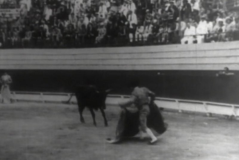 Print de filme da Leopoldis-Som, em 1934, no Anfiteatro Alhambra, último palco de touradas em Porto Alegre<!-- NICAID(15373697) -->