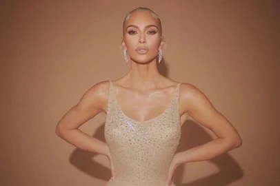 Kim Kardashian utilizou em maio deste ano, durante o evento Met Gala, o vestido icônico que Marilyn Monroe usou em 1962.<!-- NICAID(15123528) -->