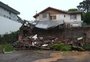 Deslizamento de terra atinge casa e carros no bairro Cruzeiro, em Caxias do Sul