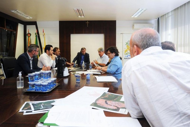 Negociações sobre os acessos ao aeroporto de Vila Oliva avançam em reunião entre Estado e municípios<!-- NICAID(15377312) -->