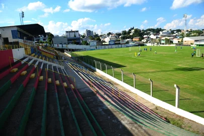 VERANÓPOLIS, RS, BRASIL, 20/03/2024. Treino do Veranópolis no estádio Antônio David Farina. Preparação do Veranópolis para a disputa da Divisão de Acesso 2024. Fotos gerais do estádio.  (Porthus Junior/Agência RBS)<!-- NICAID(15711522) -->