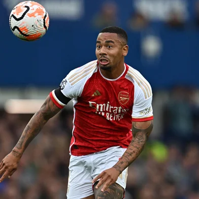 Arsenal's Brazilian striker #09 Gabriel Jesus chases the ball during the English Premier League football match between Everton and Arsenal at Goodison Park in Liverpool, north west England on September 17, 2023. (Photo by Paul ELLIS / AFP) / RESTRICTED TO EDITORIAL USE. No use with unauthorized audio, video, data, fixture lists, club/league logos or 'live' services. Online in-match use limited to 120 images. An additional 40 images may be used in extra time. No video emulation. Social media in-match use limited to 120 images. An additional 40 images may be used in extra time. No use in betting publications, games or single club/league/player publications. / Editoria: SPOLocal: LiverpoolIndexador: PAUL ELLISSecao: soccerFonte: AFPFotógrafo: STF<!-- NICAID(15546865) -->