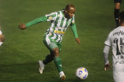 CAXIAS DO SUL, RS, BRASIL, 16/06/2021 - Juventude e palmeiras se enfrentam as 21h30 no estádio Alfredo Jaconi. Jogo válido pela quarta rodada da Série A do Brasileirão. (Marcelo Casagrande/Agência RBS)<!-- NICAID(14811076) -->