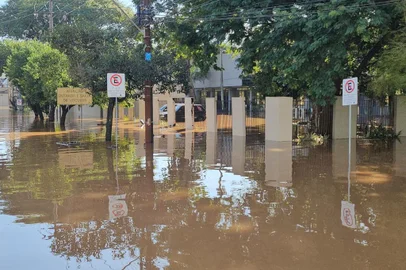 9º BPM em Porto Alegre precisou ser evacuado em razão do alagamento. Foto: Brigada Militar / Divulgação<!-- NICAID(15771300) -->