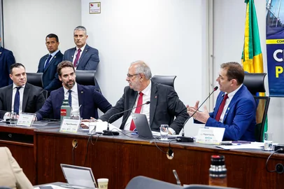 PORTO ALEGRE - RS - BRASIL. 08/06/2026. CPI dos Pedágios. Reunião ordinária híbrida. Em Assuntos Gerais, oitiva do governador do estado do Rio Grande do Sul, Eduardo Figueiredo Cavalheiro Leite. Fotos: Raul Pereira / ALRS. <!-- NICAID(16302302) -->
