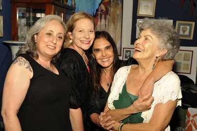 Da Sempre Tua, livro da Cláudia Tajes e da Diana Corso, vai virar peça de teatro. Na foto, Diana,  Janaína Pellizon, Claudia e Sandra Dani.<!-- NICAID(15729463) -->