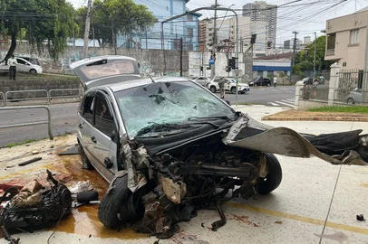 Acidente deixa duas pessoas feridas em Caxias do Sul