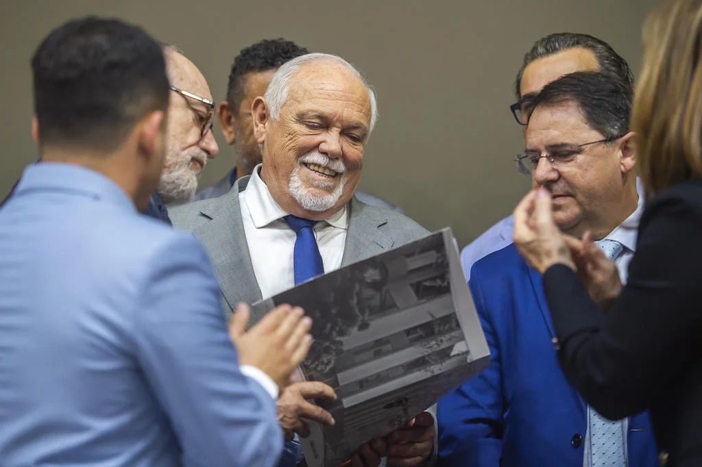 Ex-vereador Mário Manfro é homenageado pela Câmara de Porto Alegre | GZH