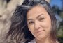 Suzana Alves exibe cabelo grisalho e questiona: "Por que estou sendo chamada de coroa aos 42?"
