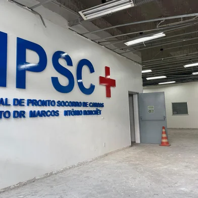 Fechado há dez meses, o Hospital de Pronto Socorro de Canoas só deve voltar a receber pacientes no mês de junho. O prédio está em obras.<!-- NICAID(15987677) -->